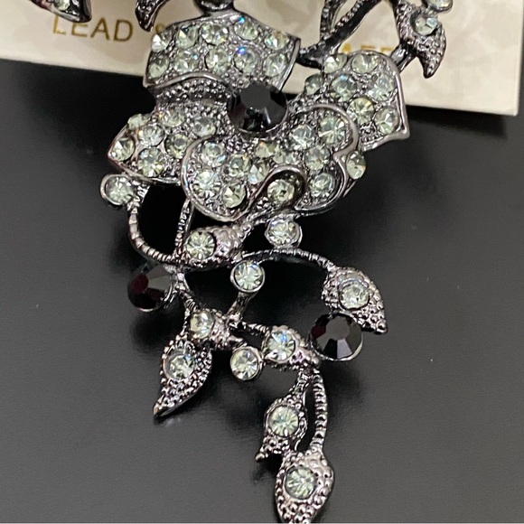 Unsigned Flower Bouquet Faux Rhinestones Gunmetal Large Brooch 62g NOS - Picture 8 of 13